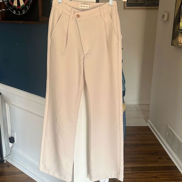 Abercrombie & Fitch Asymmetrical Wide Leg Trousers Cream 2/26 - Picture 1 of 4